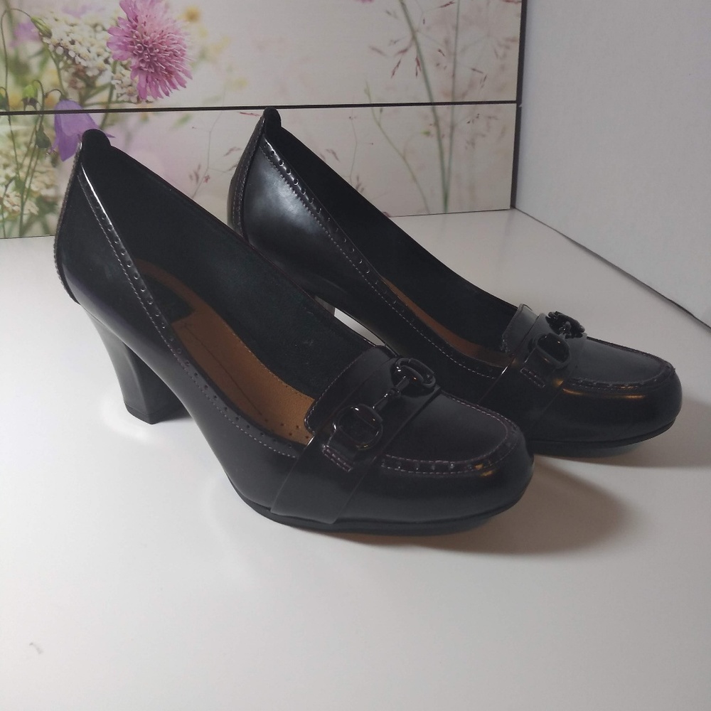 Clarks Artisan Diamond Star Red Patent Pumps